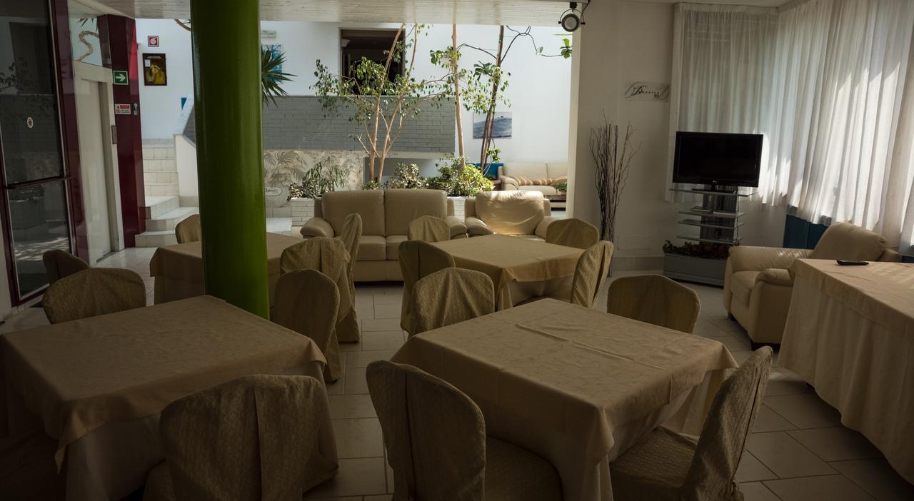 Albergo Ristorante Da Domenico Монте-Сан-Савино Экстерьер фото